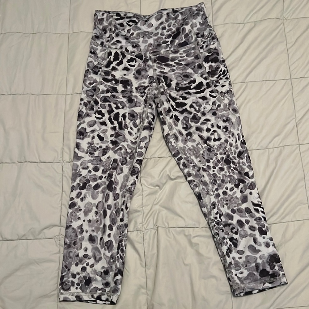 C9 grey and black high waisted capri leggings
